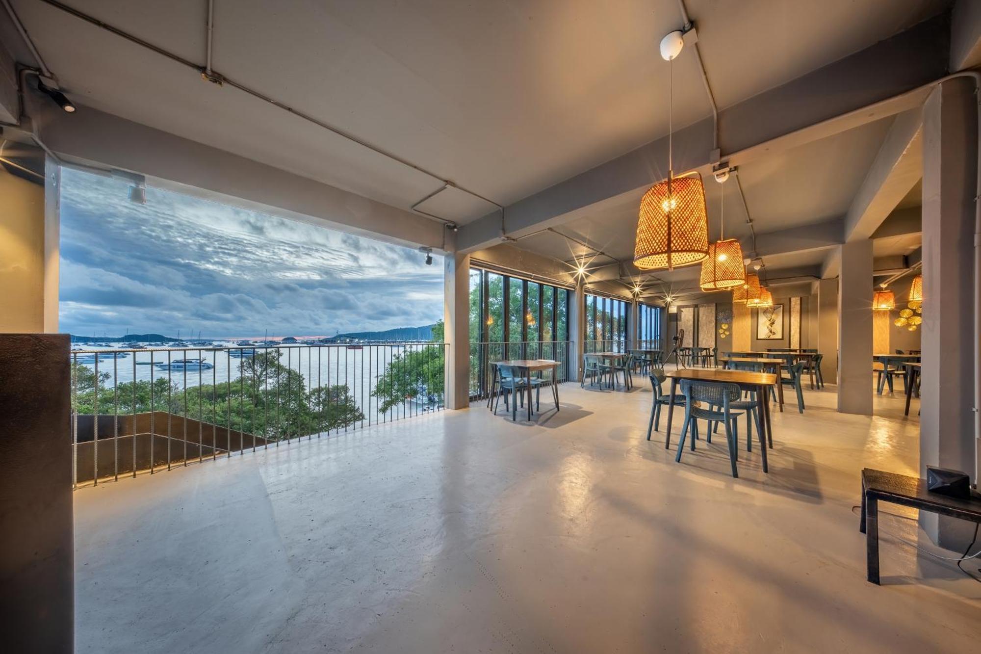 Shin Arch39 Phuket Beach Front - Sha Plus Chalong Exterior photo