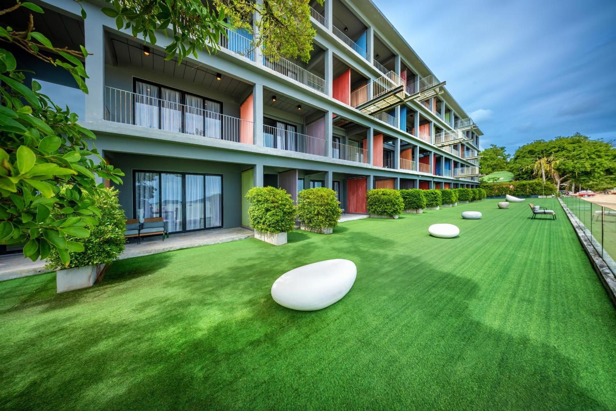 Shin Arch39 Phuket Beach Front - Sha Plus Chalong Exterior photo