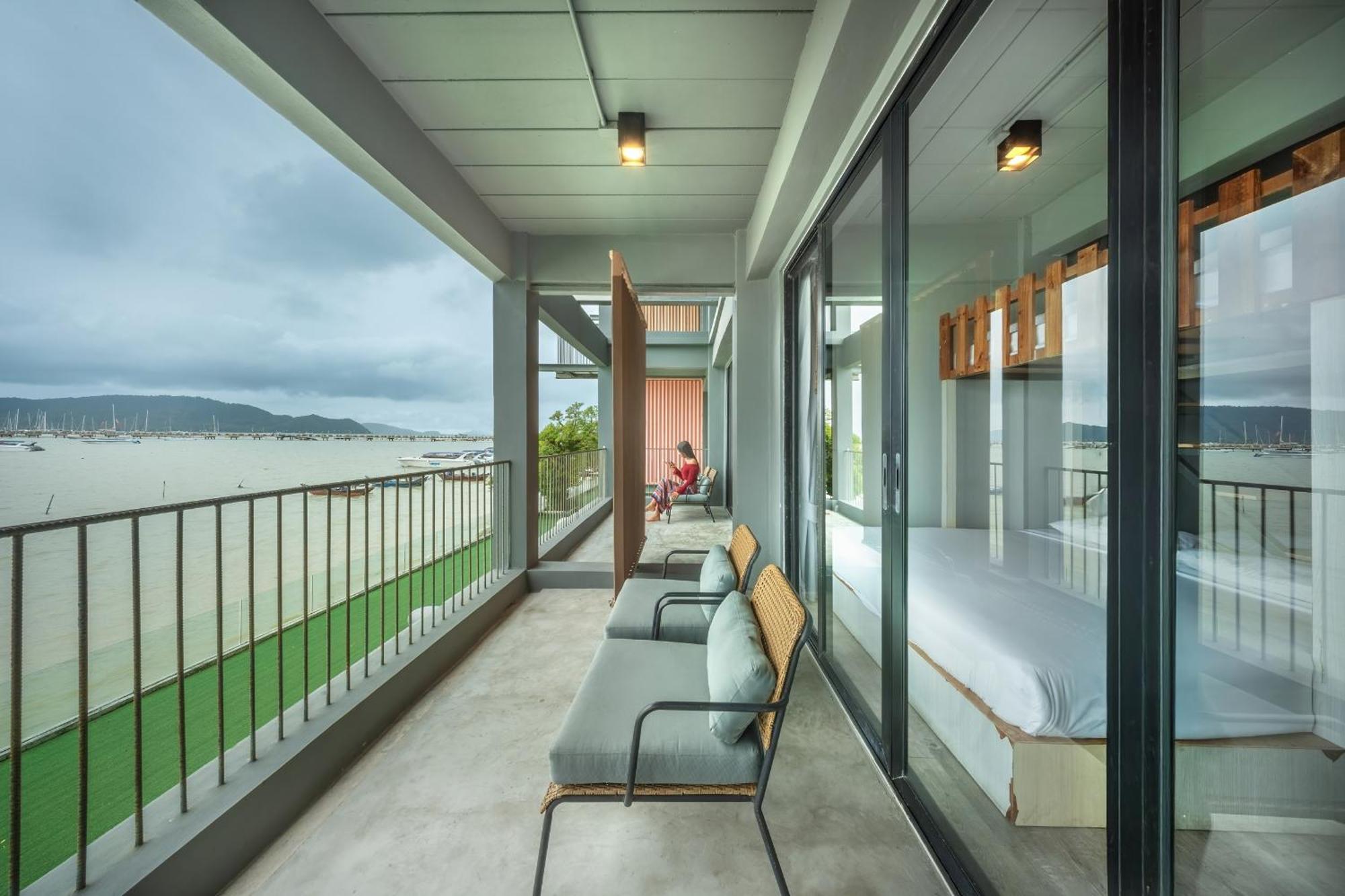 Shin Arch39 Phuket Beach Front - Sha Plus Chalong Exterior photo