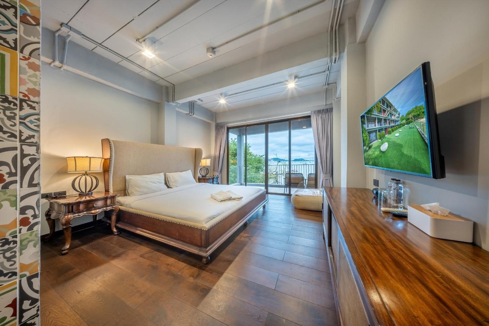 Shin Arch39 Phuket Beach Front - Sha Plus Chalong Exterior photo
