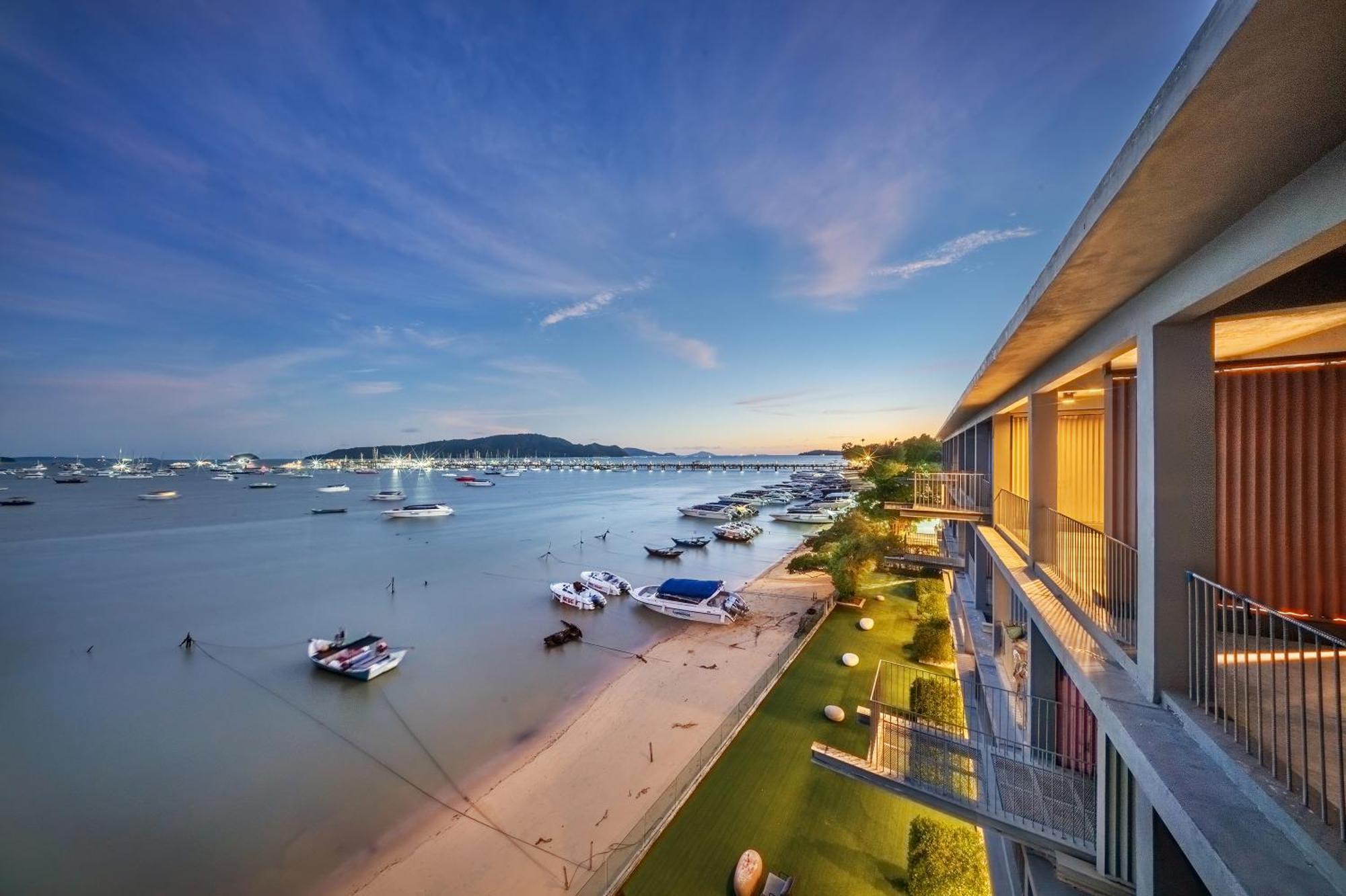Shin Arch39 Phuket Beach Front - Sha Plus Chalong Exterior photo