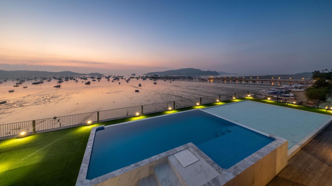 Shin Arch39 Phuket Beach Front - Sha Plus Chalong Exterior photo